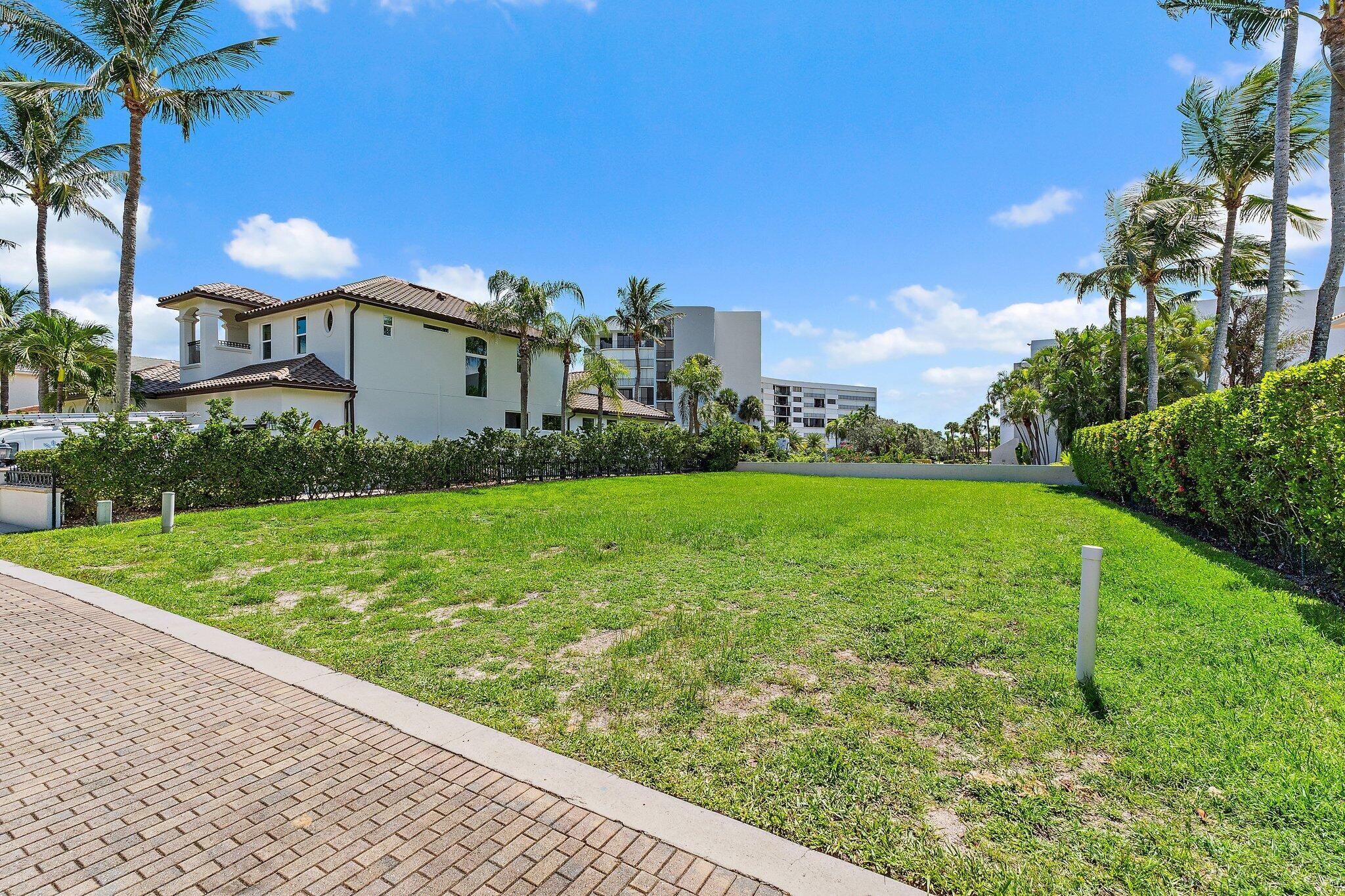 MAISONS DE LA MER - Land