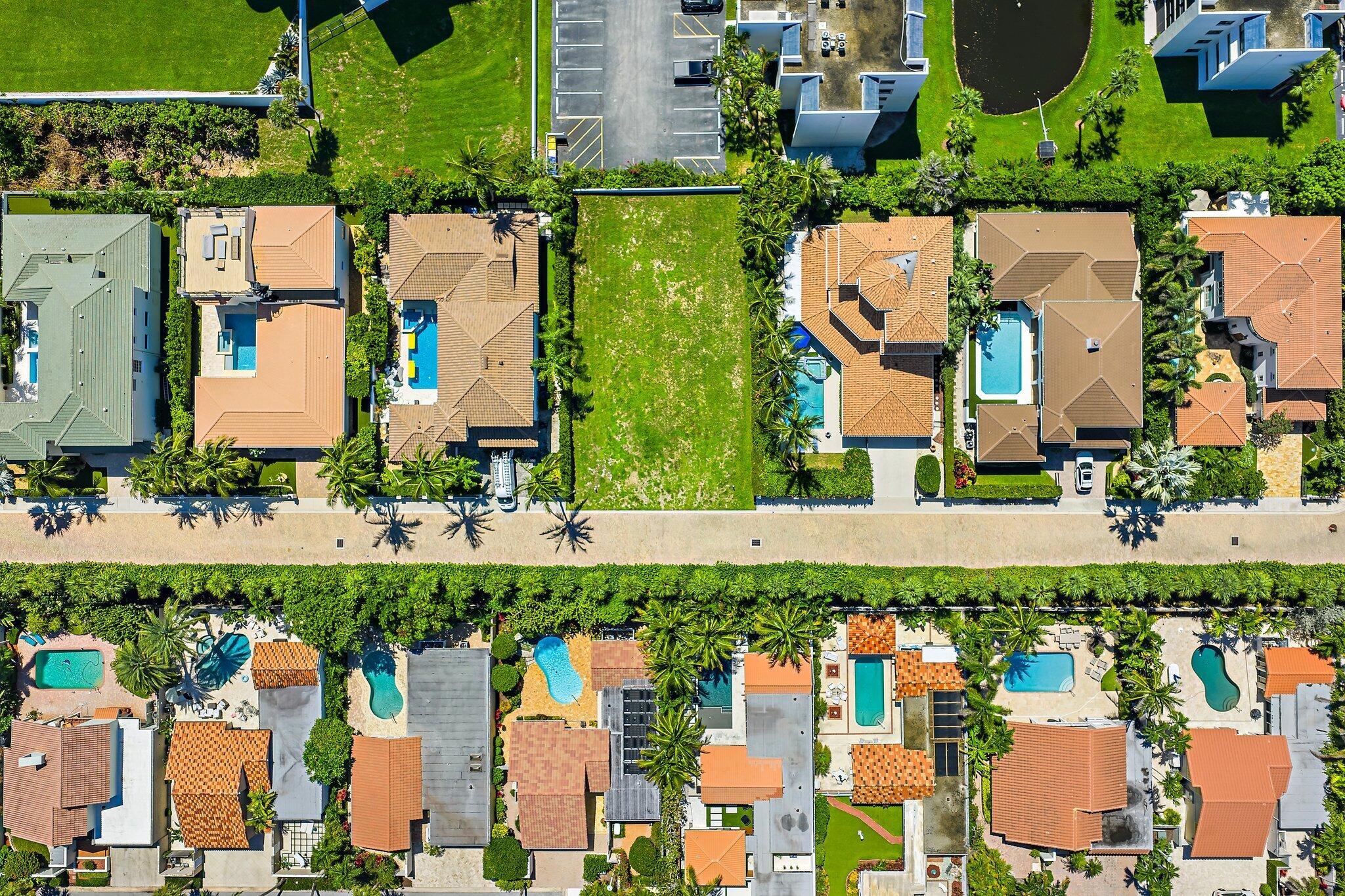 MAISONS DE LA MER - Land