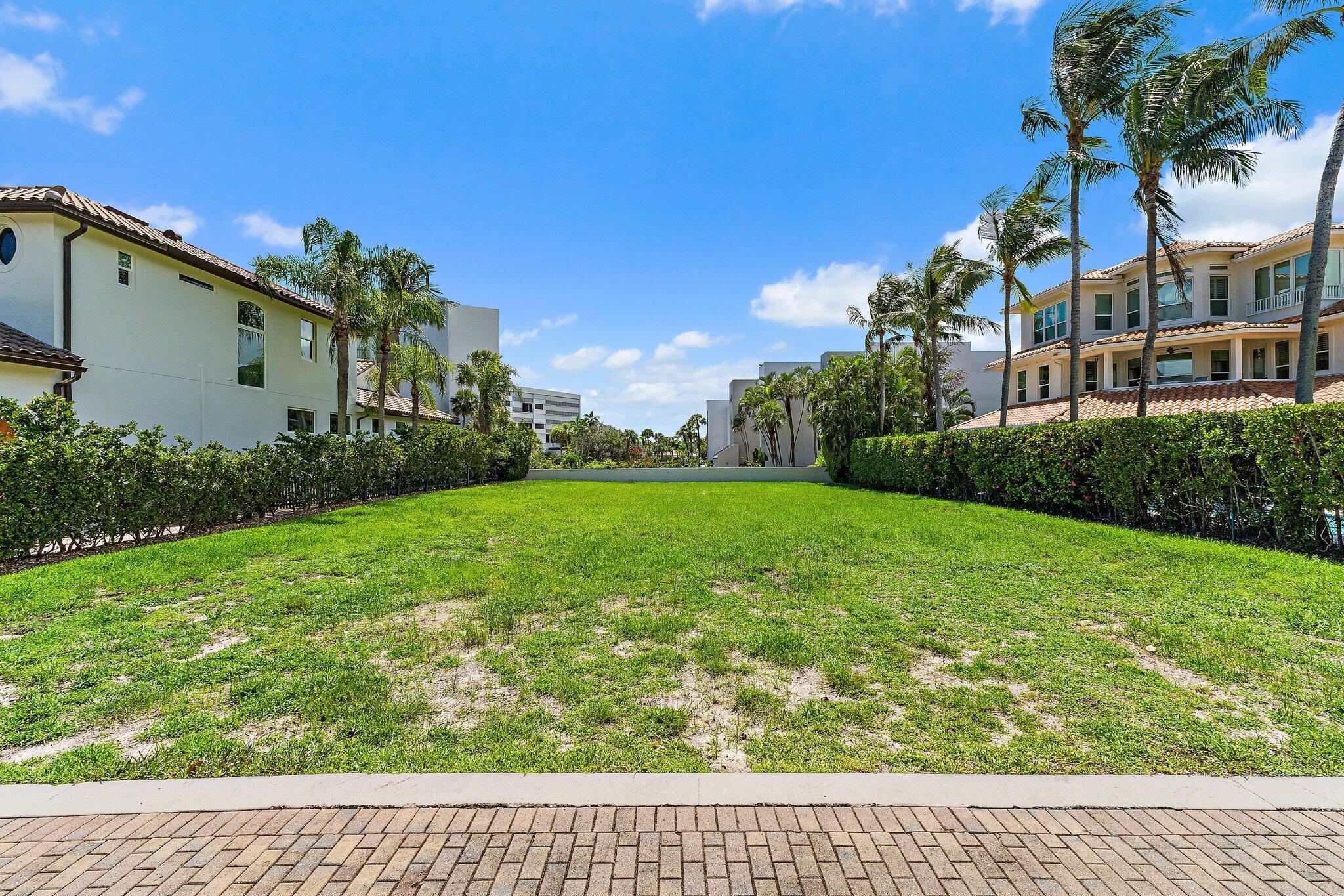 MAISONS DE LA MER - Land