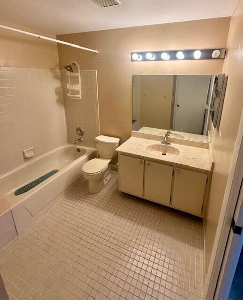 Photo of 7 Farnworth Drive, Boynton Beach, FL 33426 (MLS # R11170043)