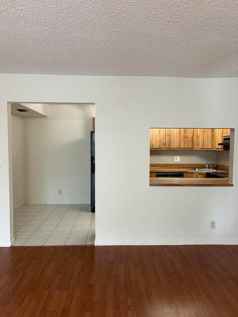 PALM CLUB - Residential Lease