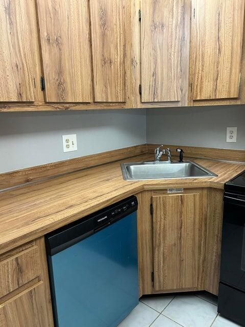 PALM CLUB - Residential Lease