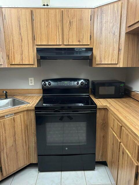 PALM CLUB - Residential Lease