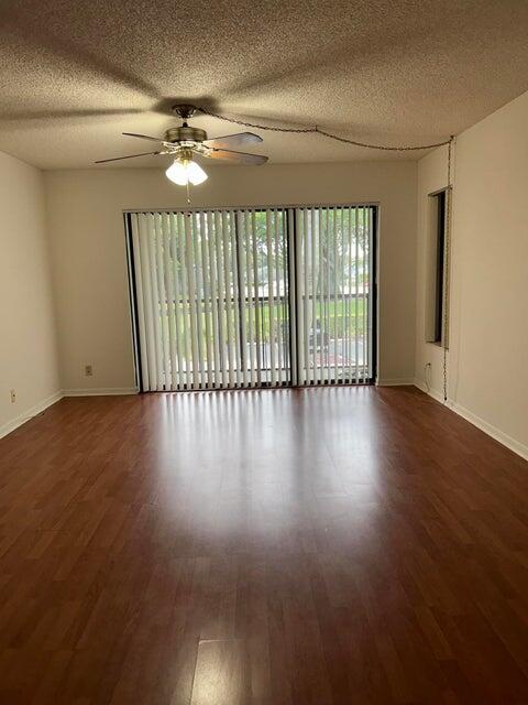 PALM CLUB - Residential Lease