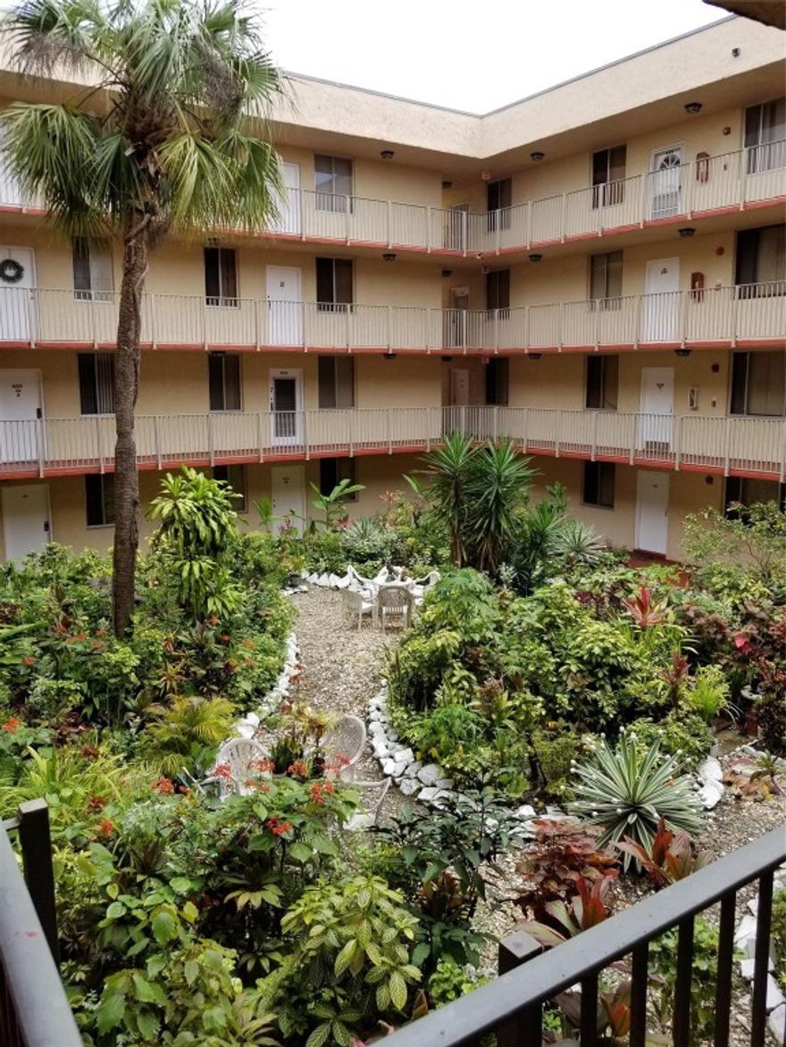 A VERY LARGE 2 BEDROOM APARTMENT AND ONE BATH AND HALF FOR RENT IN A QUIET AREA OF LAUDERDALE LAKES very fast approval.