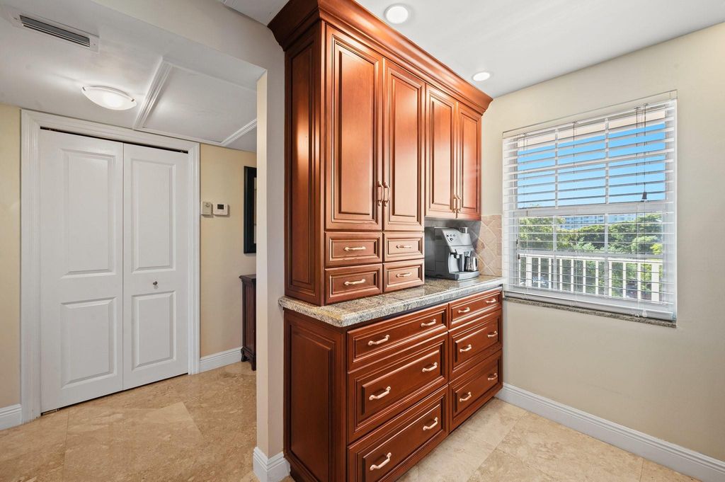 Photo of 3505 Oaks Way #508, Pompano Beach, FL 33069 (MLS # F10492545)