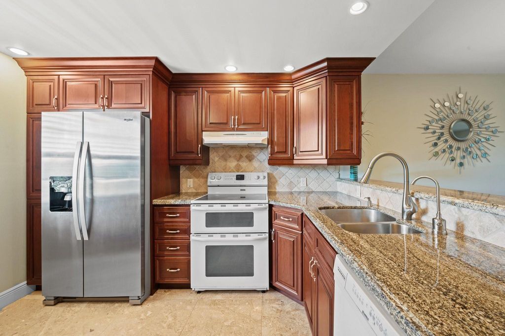 Photo of 3505 Oaks Way #508, Pompano Beach, FL 33069 (MLS # F10492545)