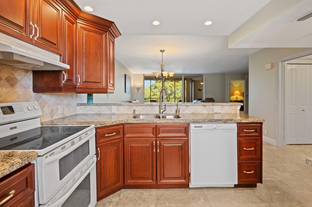 Photo of 3505 Oaks Way #508, Pompano Beach, FL 33069 (MLS # F10492545)