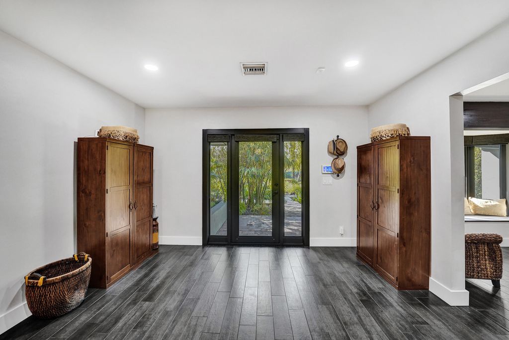 Photo of 2309 NE 12th Court, Fort Lauderdale, FL 33304 (MLS # B26007290)