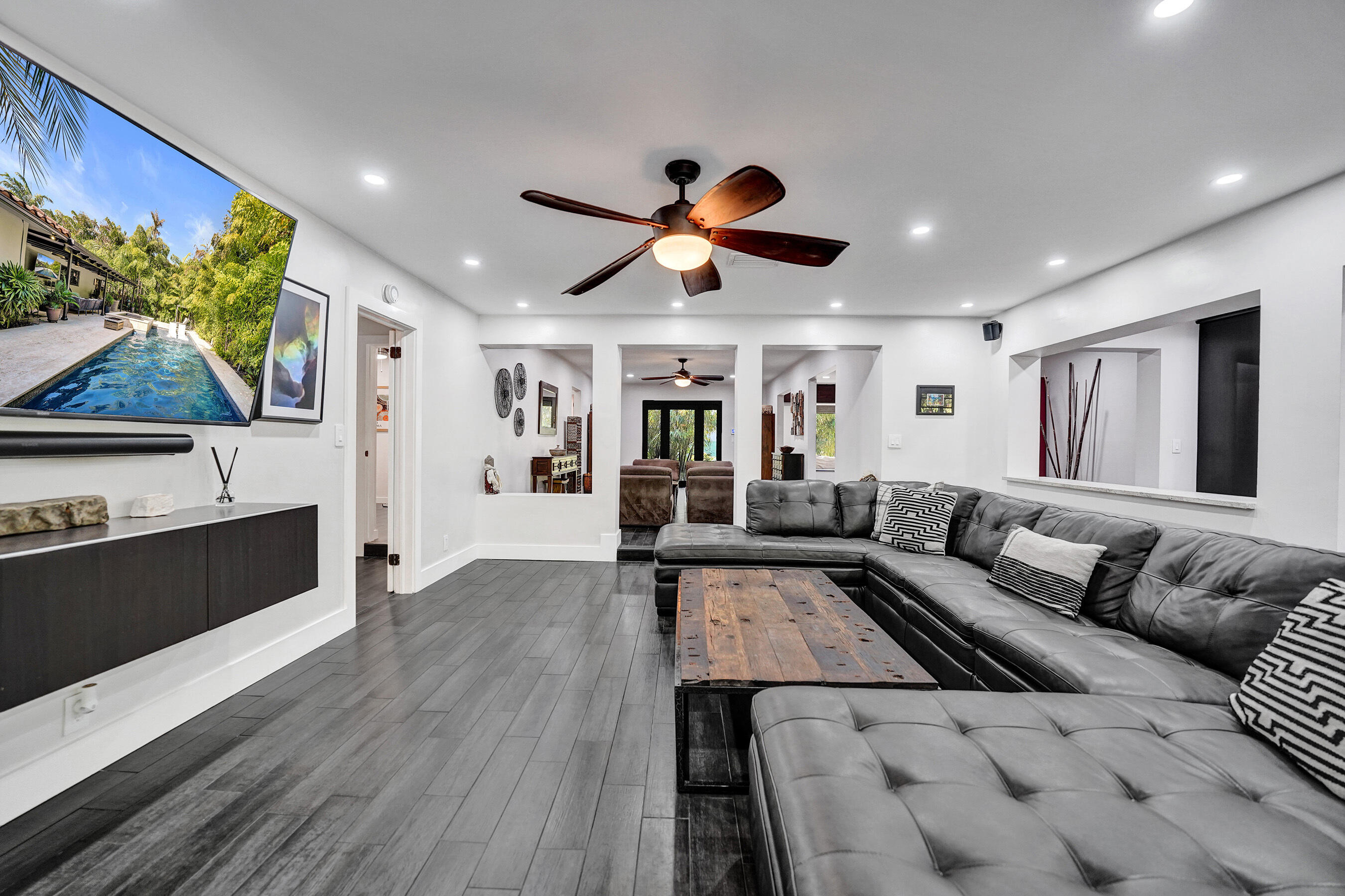 BEACH WAY HEIGHTS UNIT - Residential