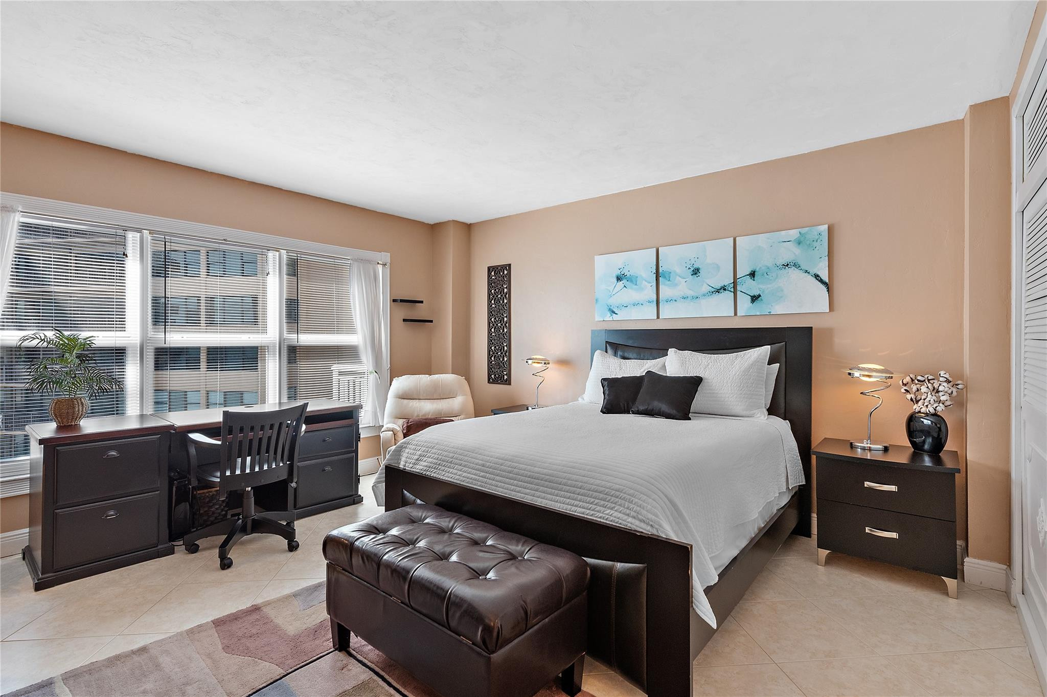 Regency Tower - Residential