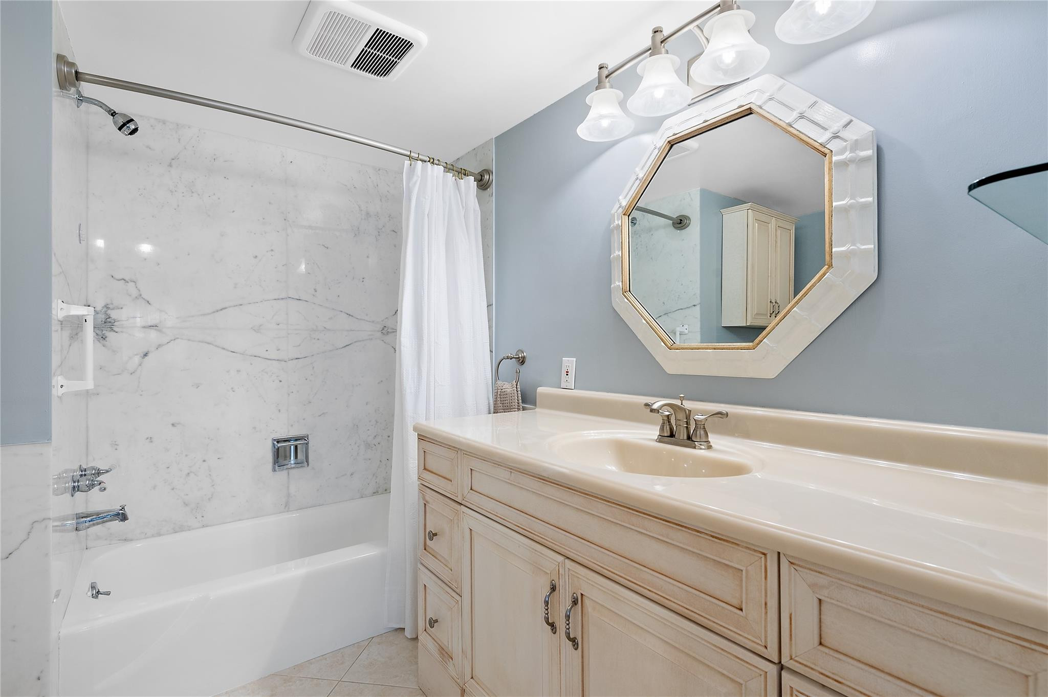 Regency Tower - Residential