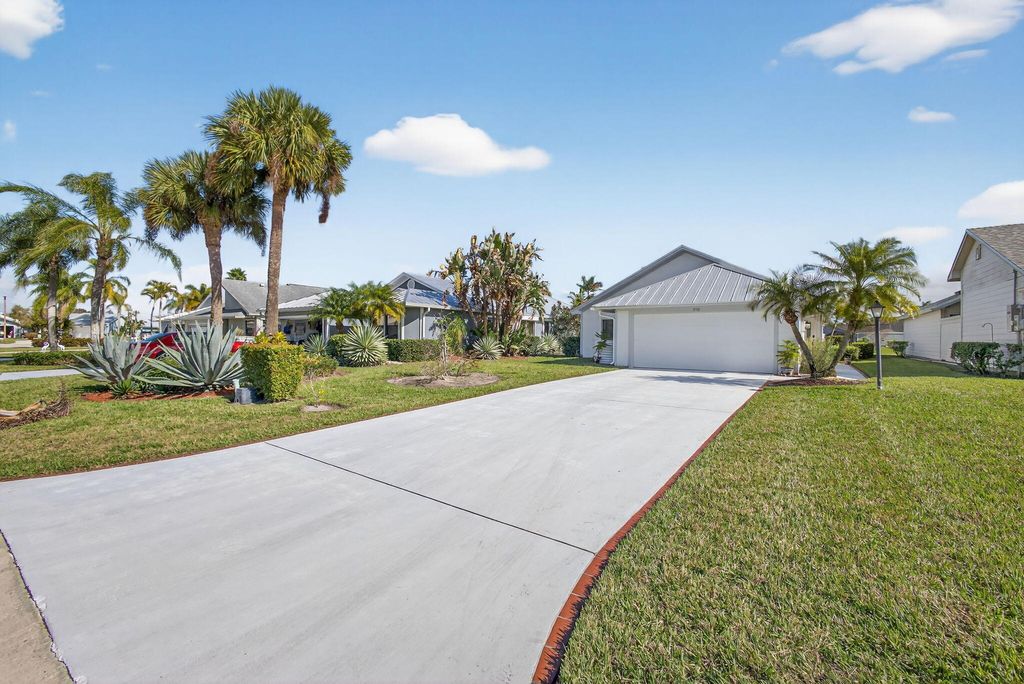 Photo of 7198 SE Quincy Terrace, Hobe Sound, FL 33455 (MLS # R11169651)