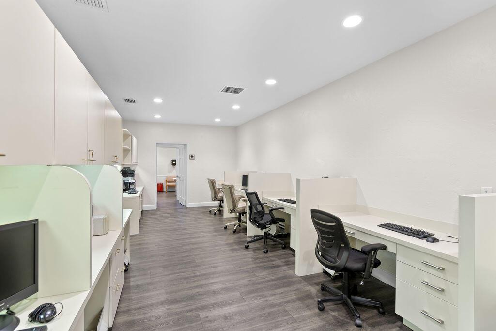 PINE PROFESSIONAL PARK - Commercial Lease