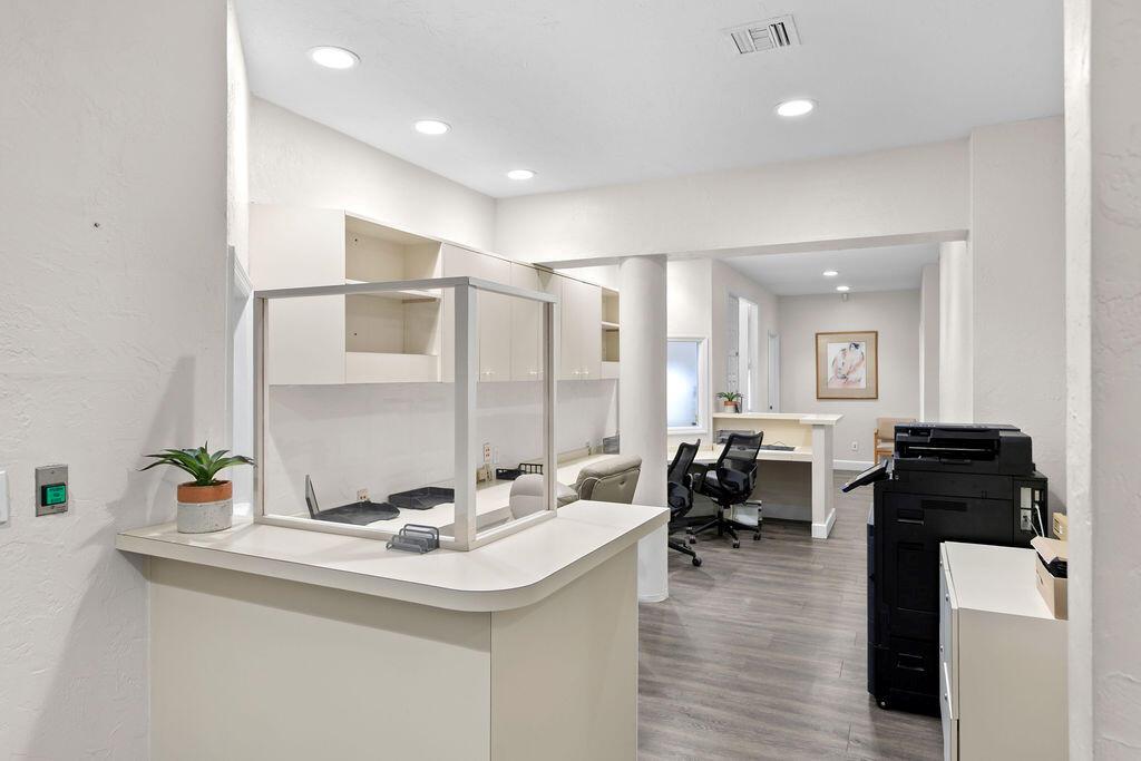 PINE PROFESSIONAL PARK - Commercial Lease