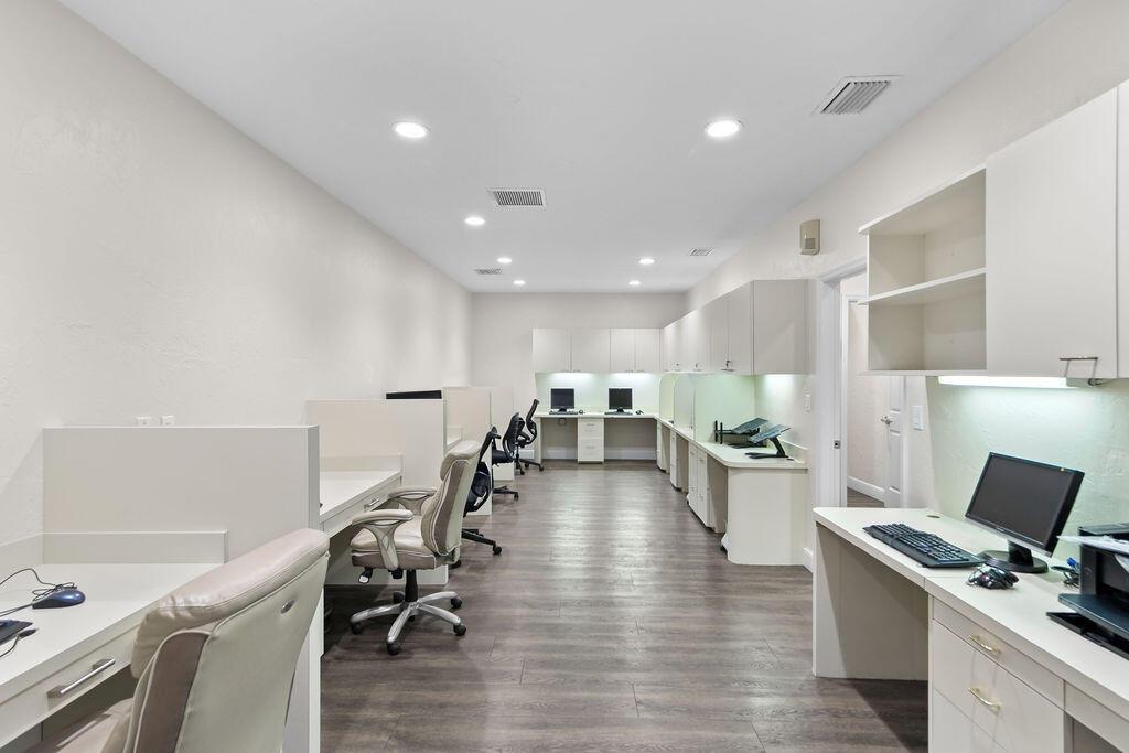 PINE PROFESSIONAL PARK - Commercial Lease