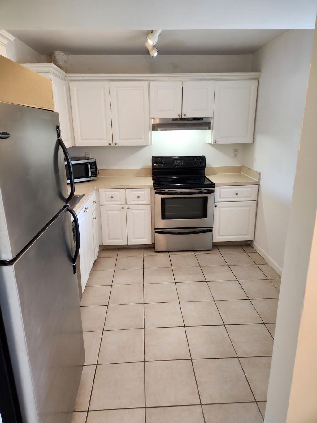 Photo of 731 N Pine Island Road #402, Plantation, FL 33324 (MLS # B26018914)