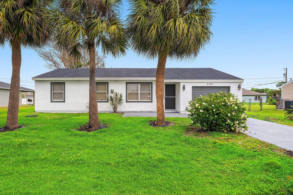 Photo of 2937 SE Ironton Avenue, Port Saint Lucie, FL 34952 (MLS # B26028372)