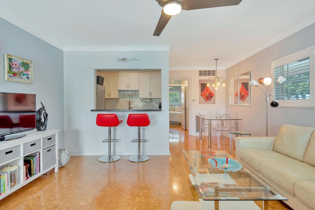 Photo of 1001 NE 8th Avenue #218, Delray Beach, FL 33483 (MLS # R10983488)