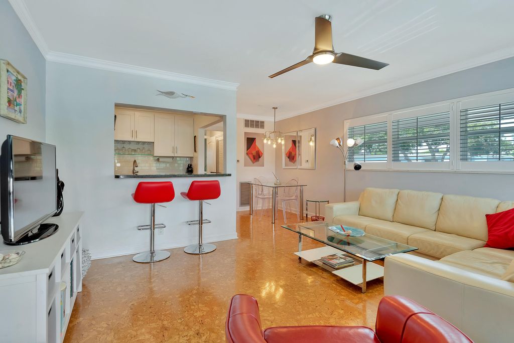 Photo of 1001 NE 8th Avenue #218, Delray Beach, FL 33483 (MLS # R10983488)