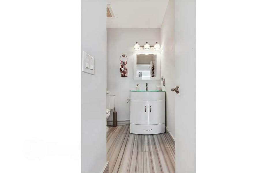Windsor Plaza - Residential Lease