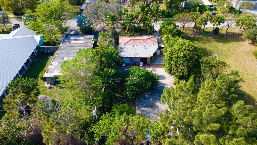 Photo of 1501 NE 3rd Avenue, Delray Beach, FL 33444 (MLS # R11131070)