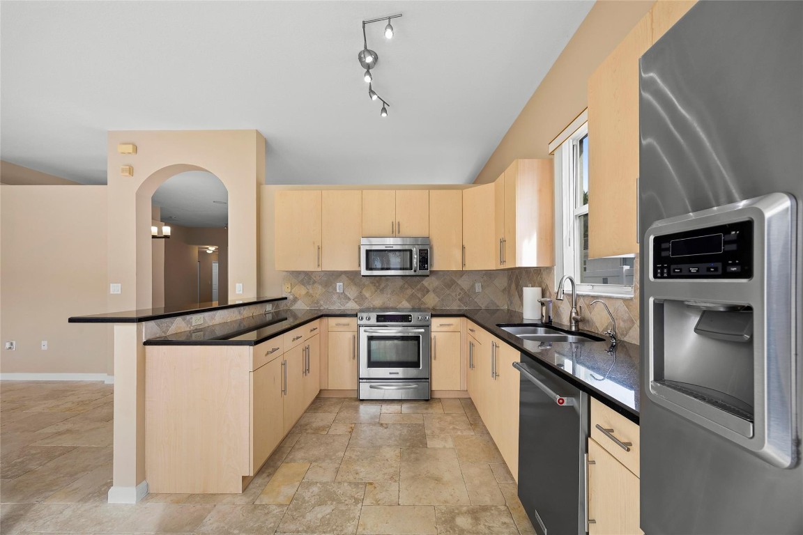 Riviera Isles II 170-53 B - Residential