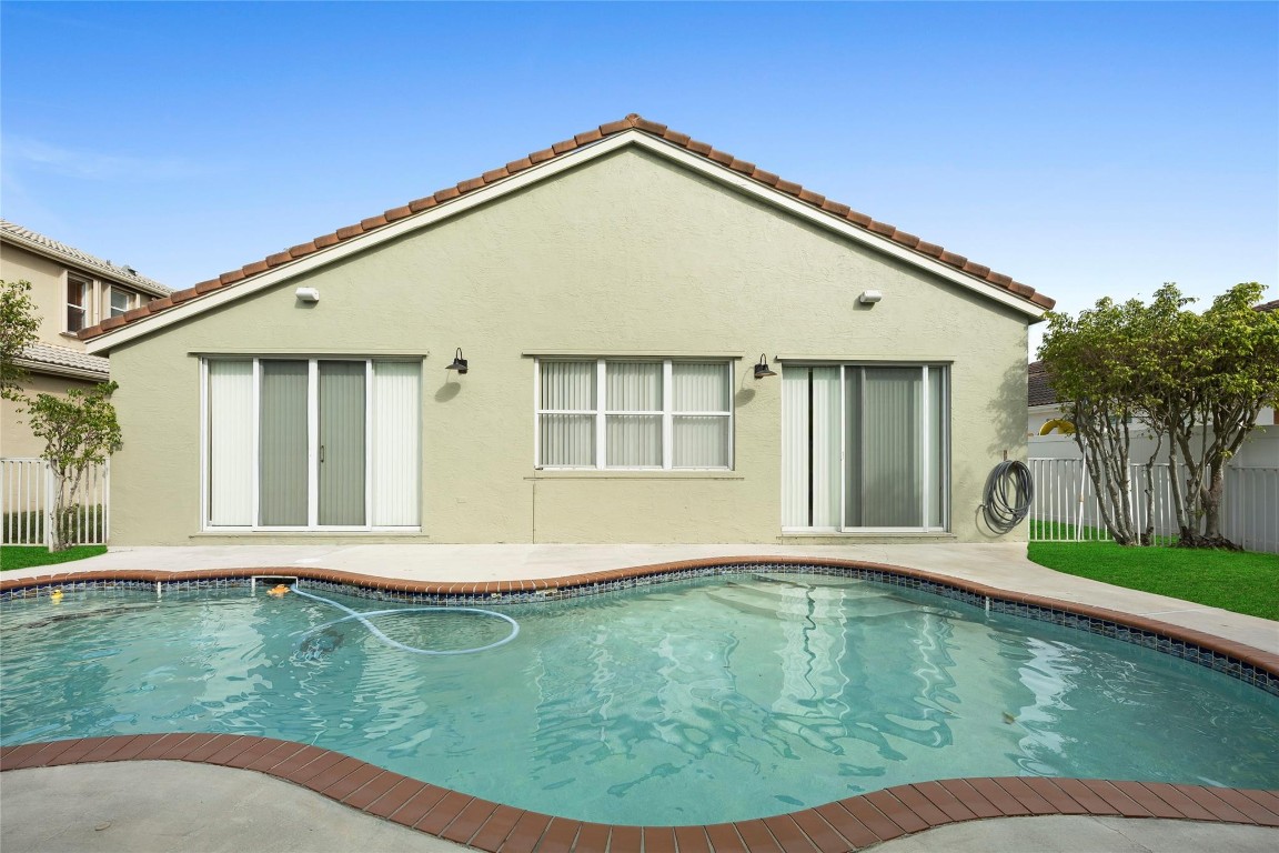 Riviera Isles II 170-53 B - Residential