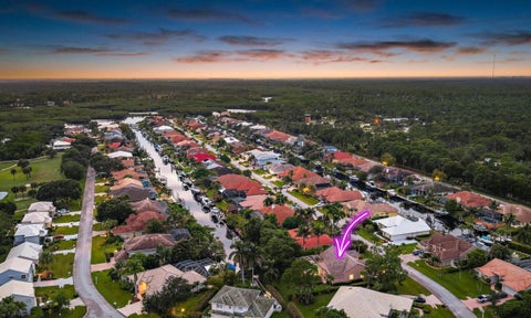 Photo of 8954 SE WATER OAK Place, Jupiter, FL 33469 (MLS # B26083733)