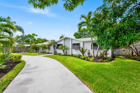 Photo of 317 DALY Road, Tequesta, FL 33469 (MLS # B26077811)
