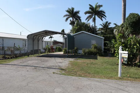 817 E 7th Street, Pahokee, FL 33476 - MLS#: R11090055