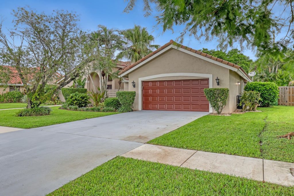 Photo of 2156 AMESBURY Circle, Wellington, FL 33414 (MLS # B26071911)