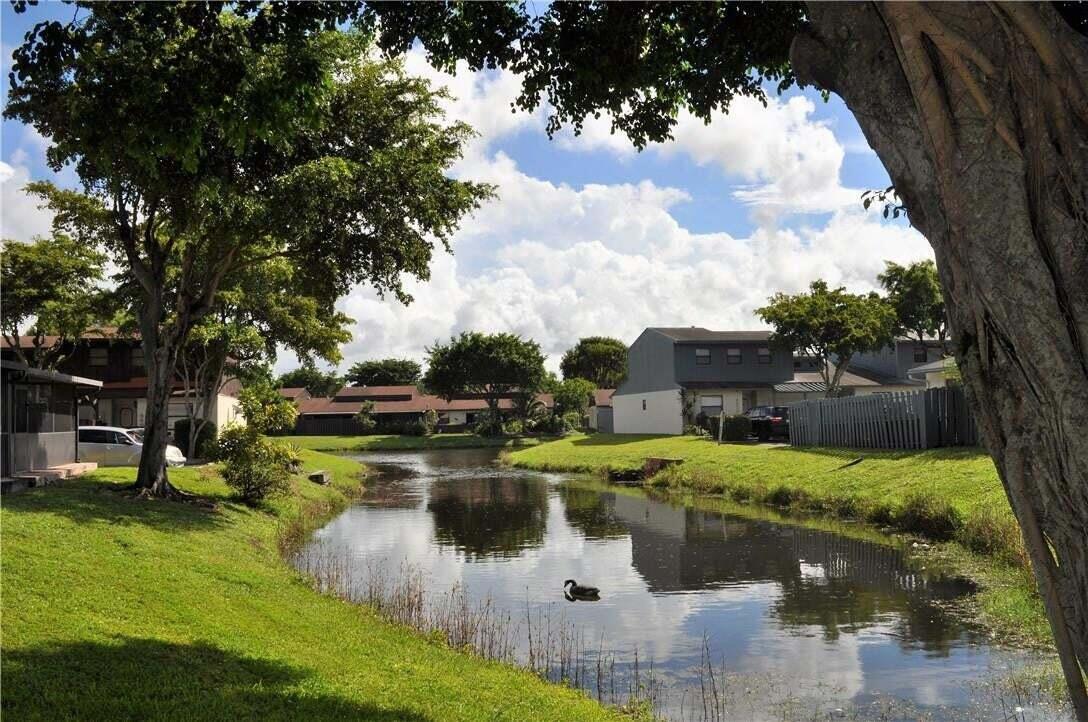 WOODSCAPE TOWNHOMES - Residential Lease