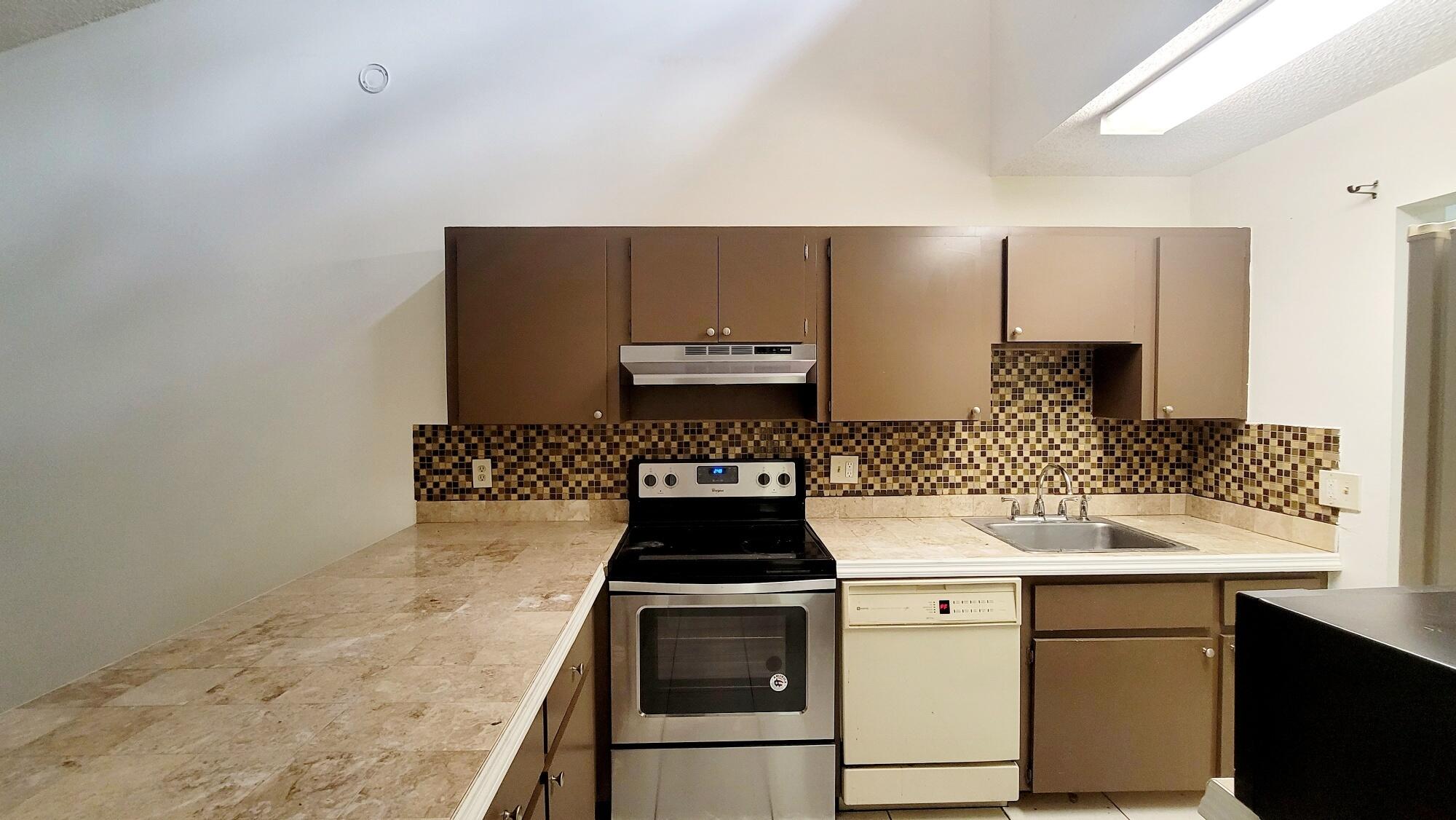 WOODSCAPE TOWNHOMES - Residential Lease