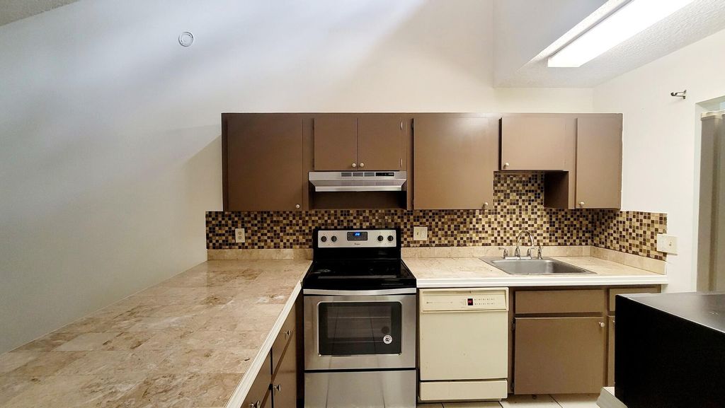 Photo of 3816 SW 69th Way #2-q, Miramar, FL 33023 (MLS # B26003633)