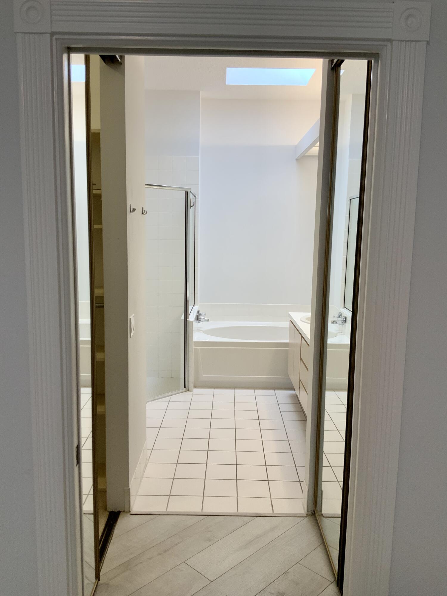 OAKS OAKS EAST 1 - Residential