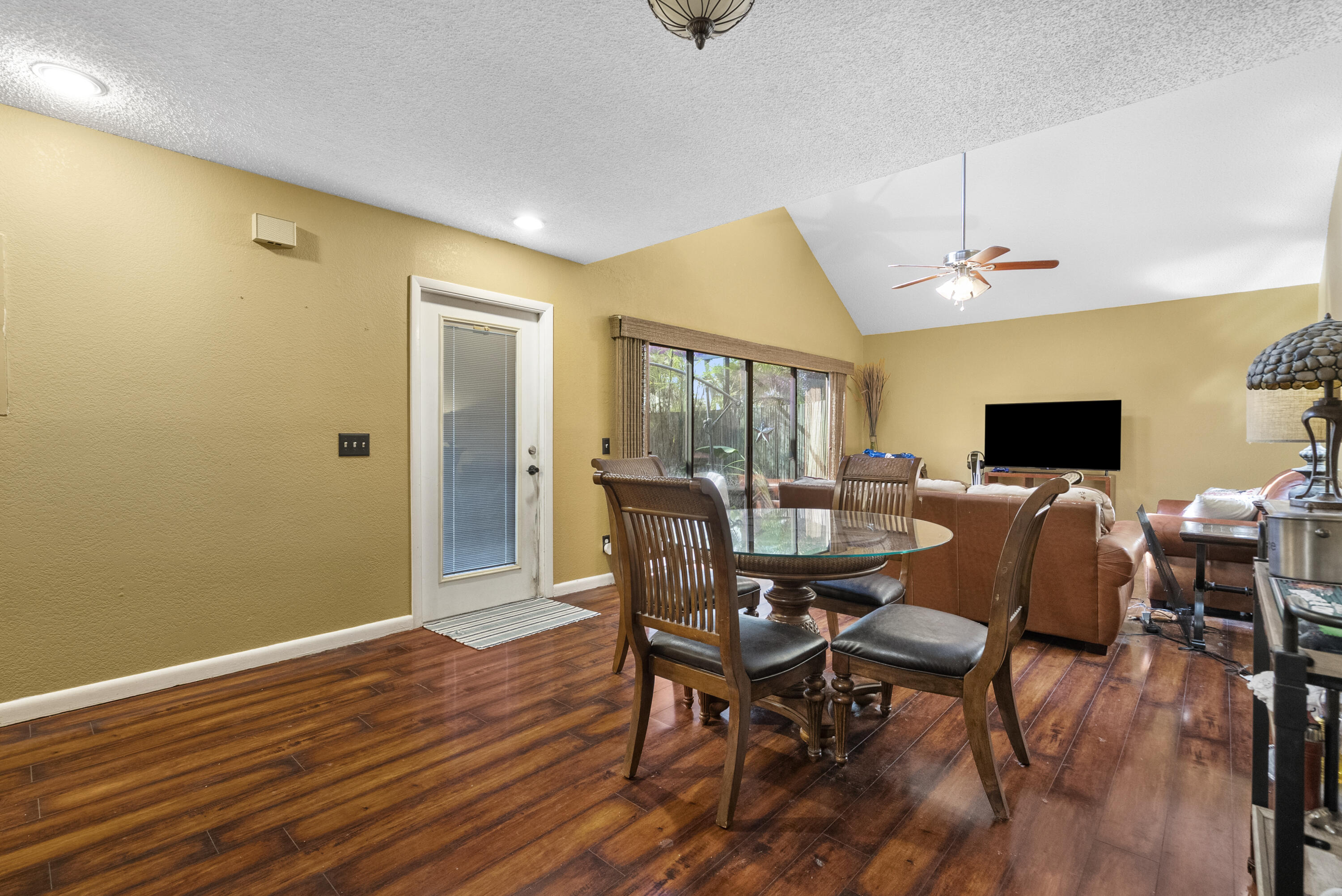 TARPON BAY VILLAS - Residential