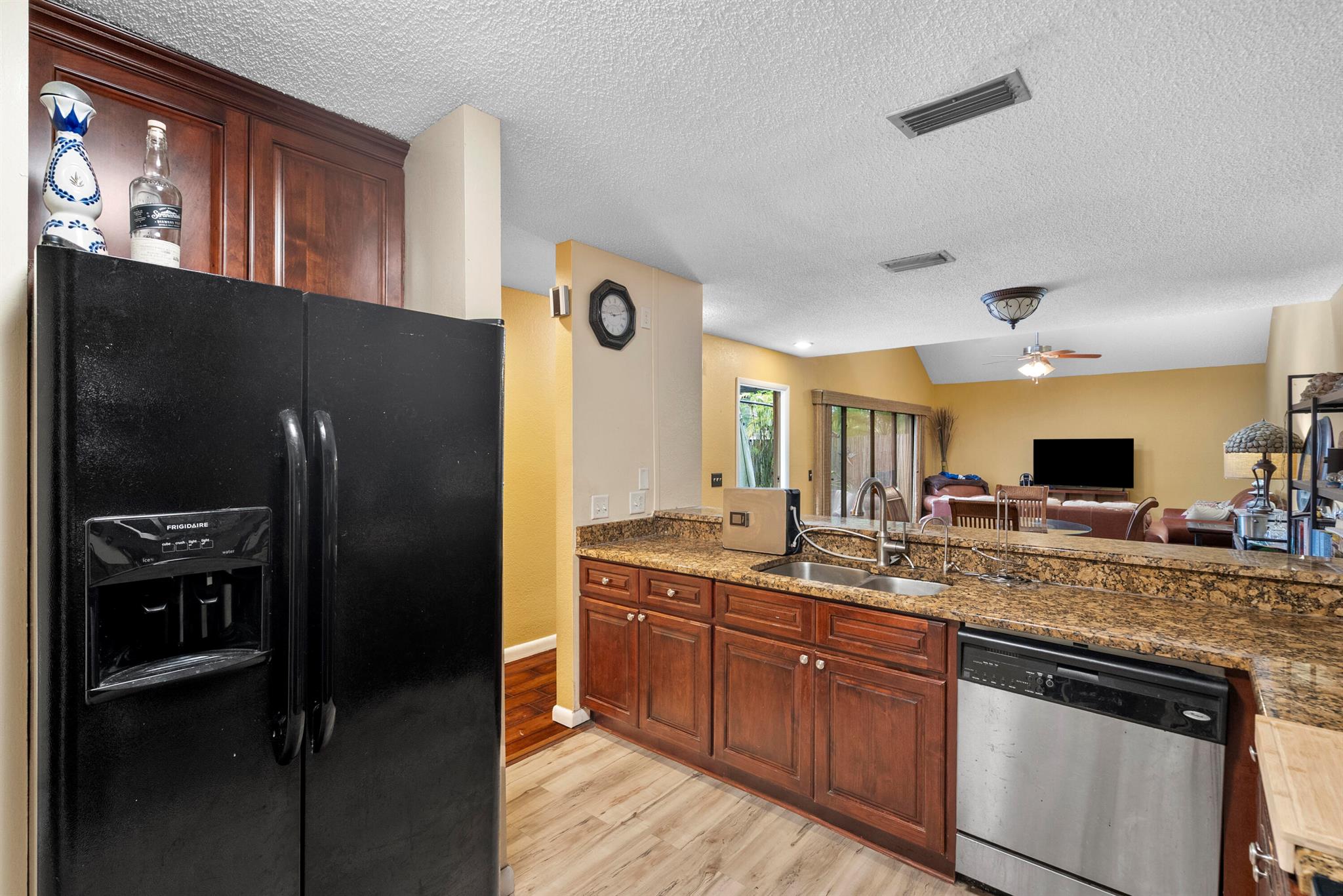 TARPON BAY VILLAS - Residential