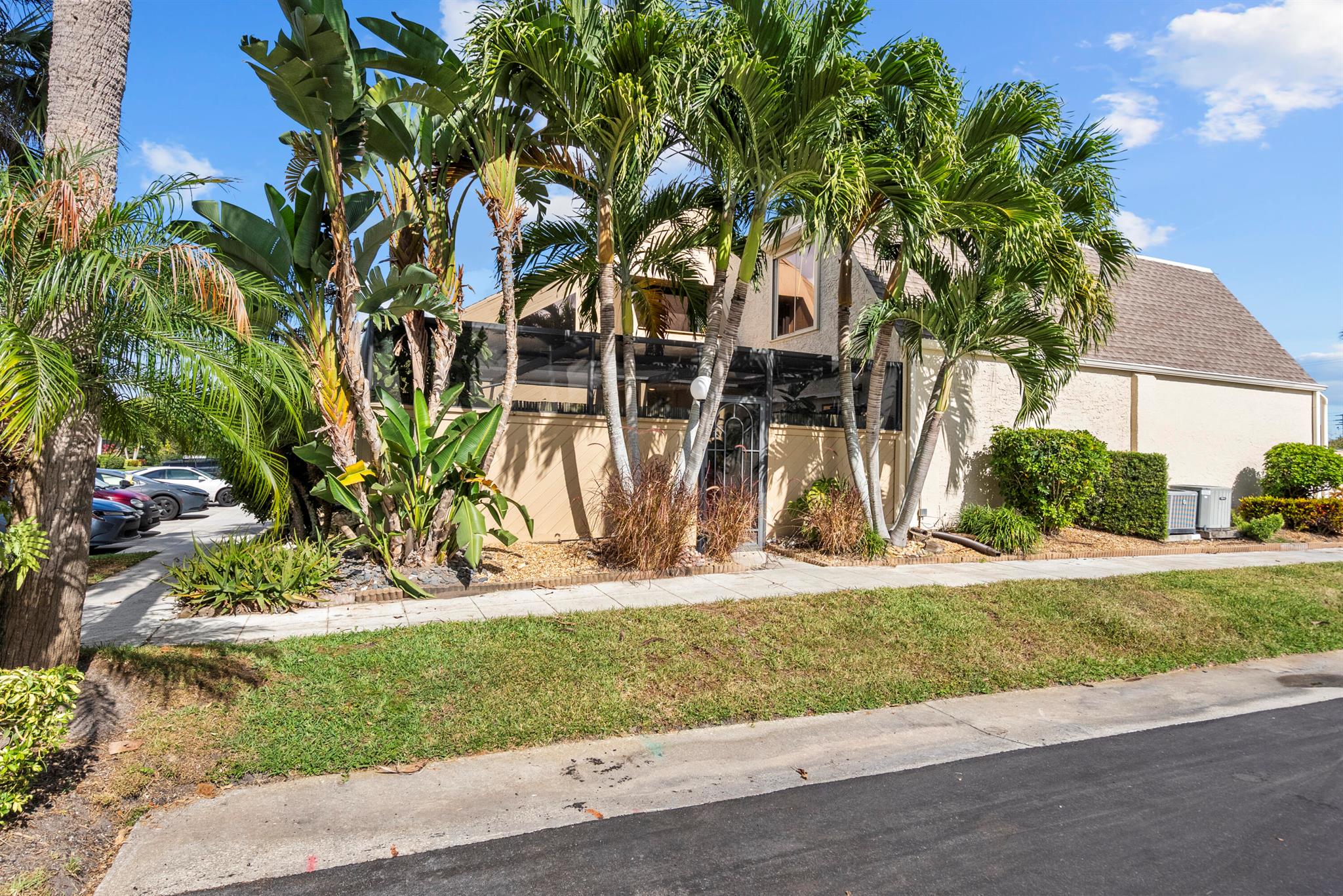 TARPON BAY VILLAS - Residential