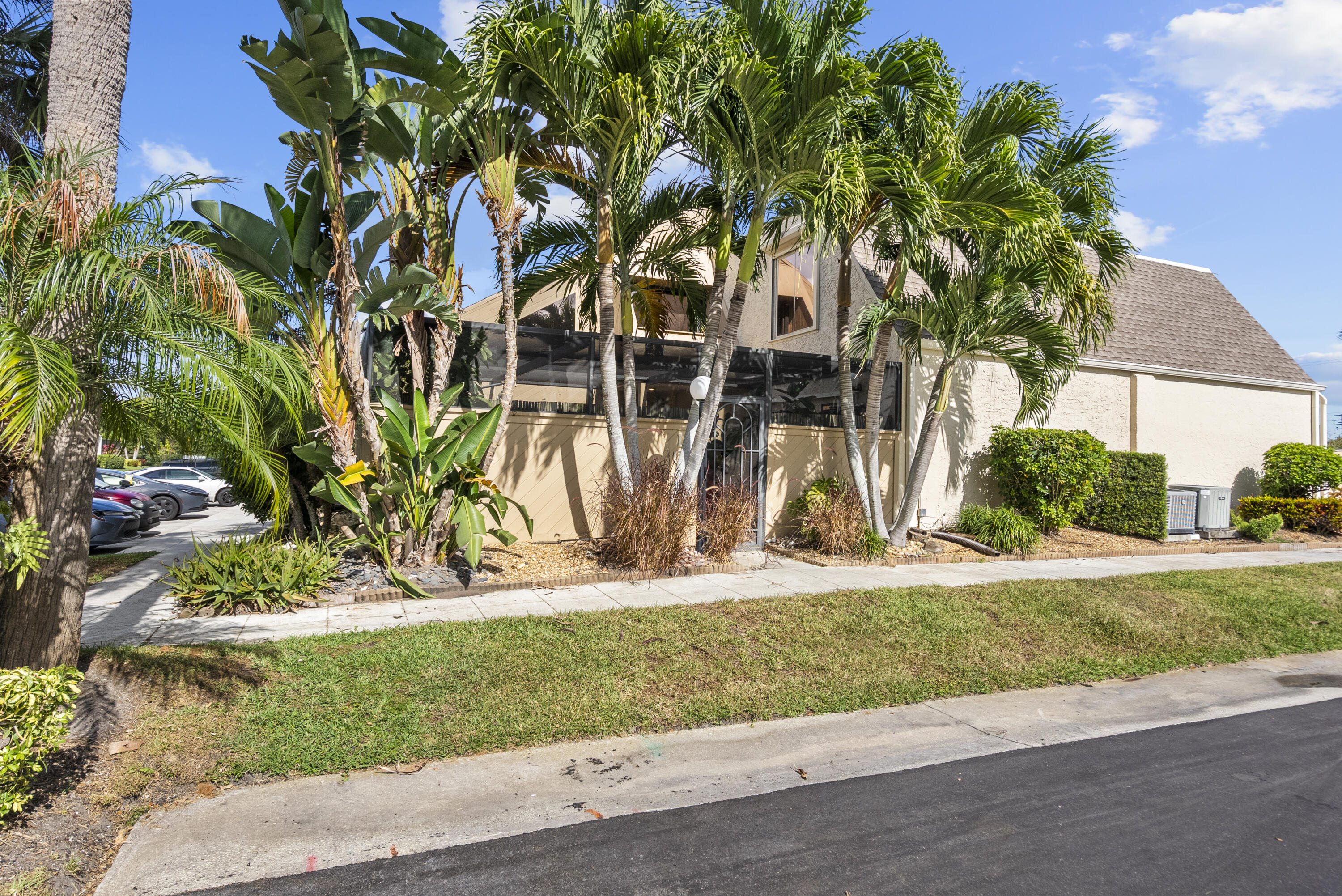 TARPON BAY VILLAS - Residential