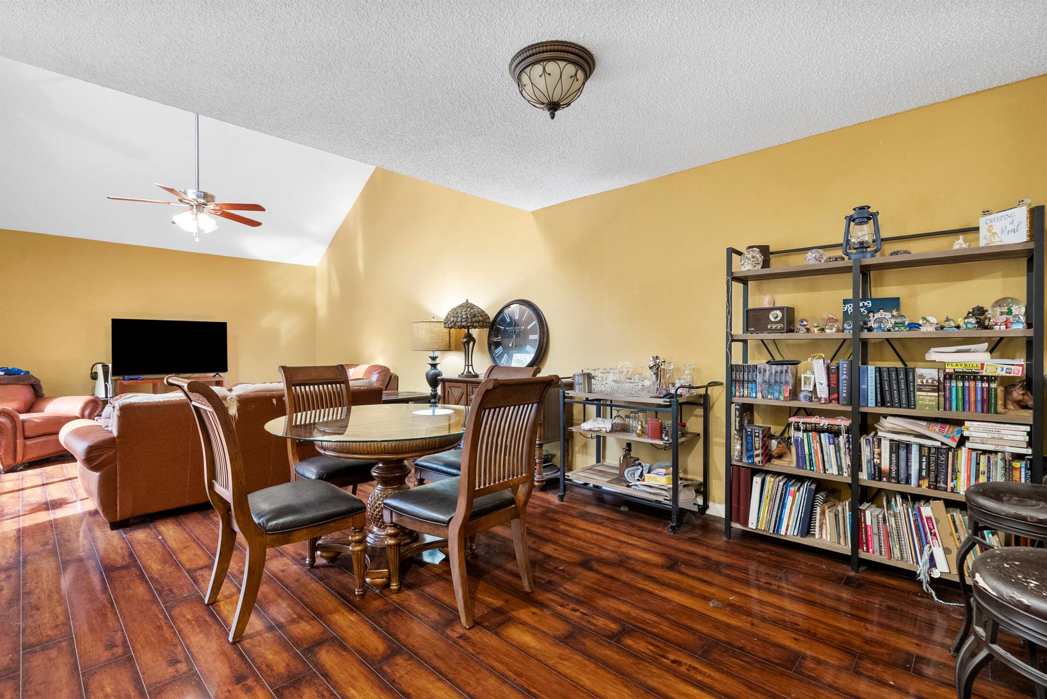 TARPON BAY VILLAS - Residential