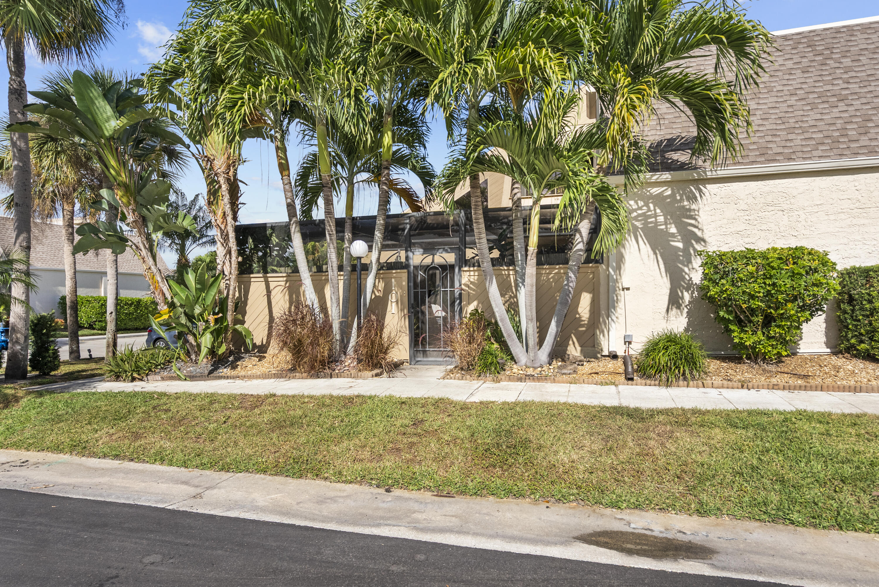 TARPON BAY VILLAS - Residential