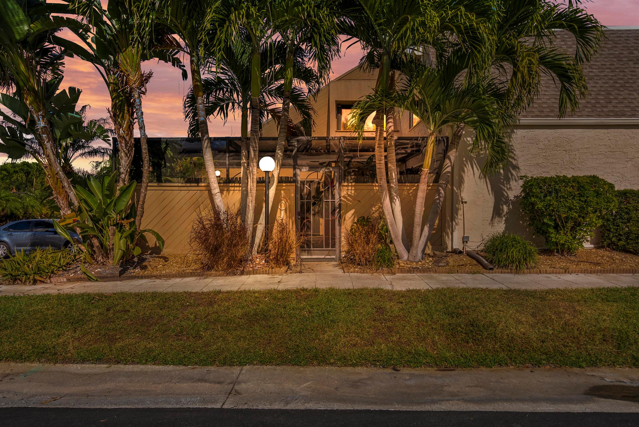 TARPON BAY VILLAS - Residential