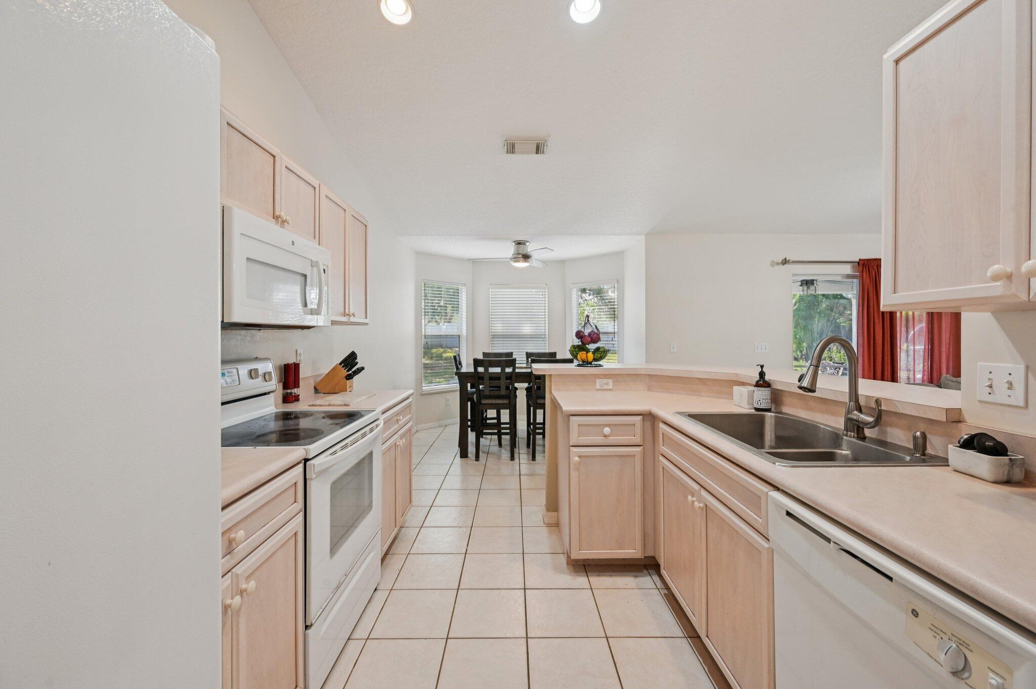 PORT ST LUCIE SECTION 44 - Residential Lease