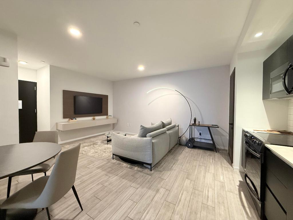 THE ELSER - Residential