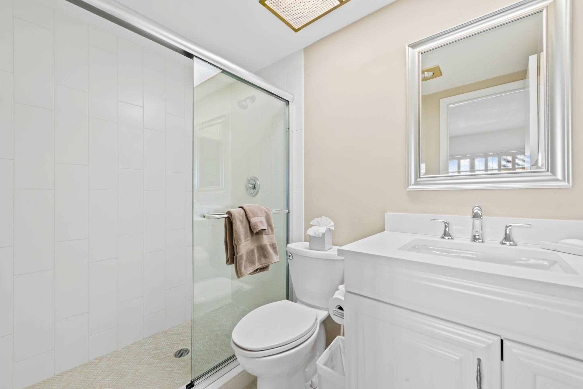 PENTHOUSE TOWERS CONDO - Residential Lease