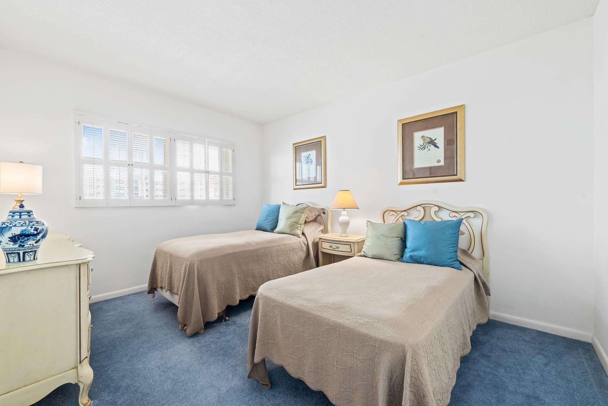 PENTHOUSE TOWERS CONDO - Residential Lease