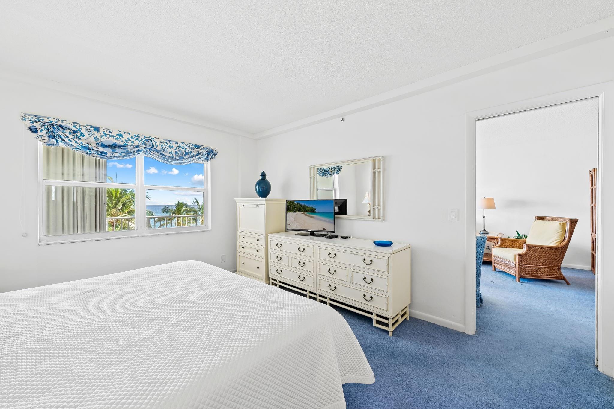 PENTHOUSE TOWERS CONDO - Residential Lease