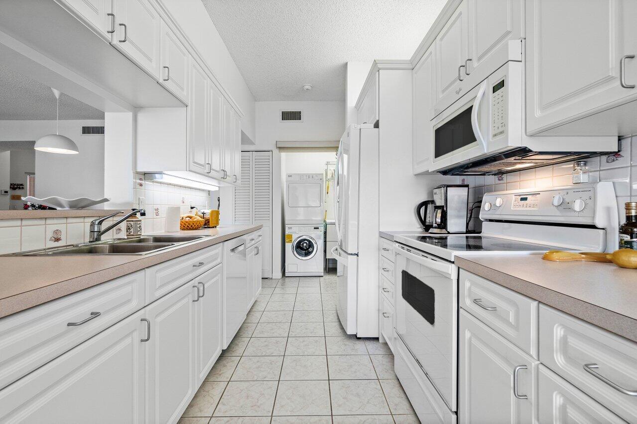 HALF MOON BAY CONDO - Residential