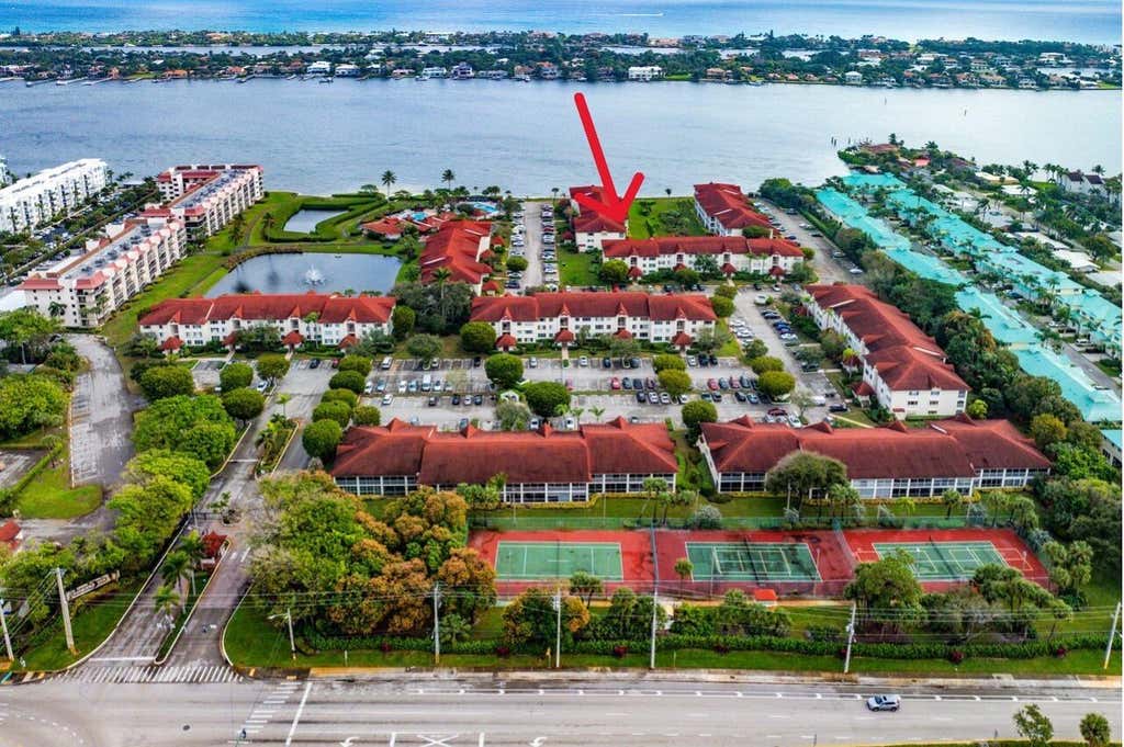 Photo of 109 Half Moon Circle #G3, Hypoluxo, FL 33462 (MLS # R11120333)